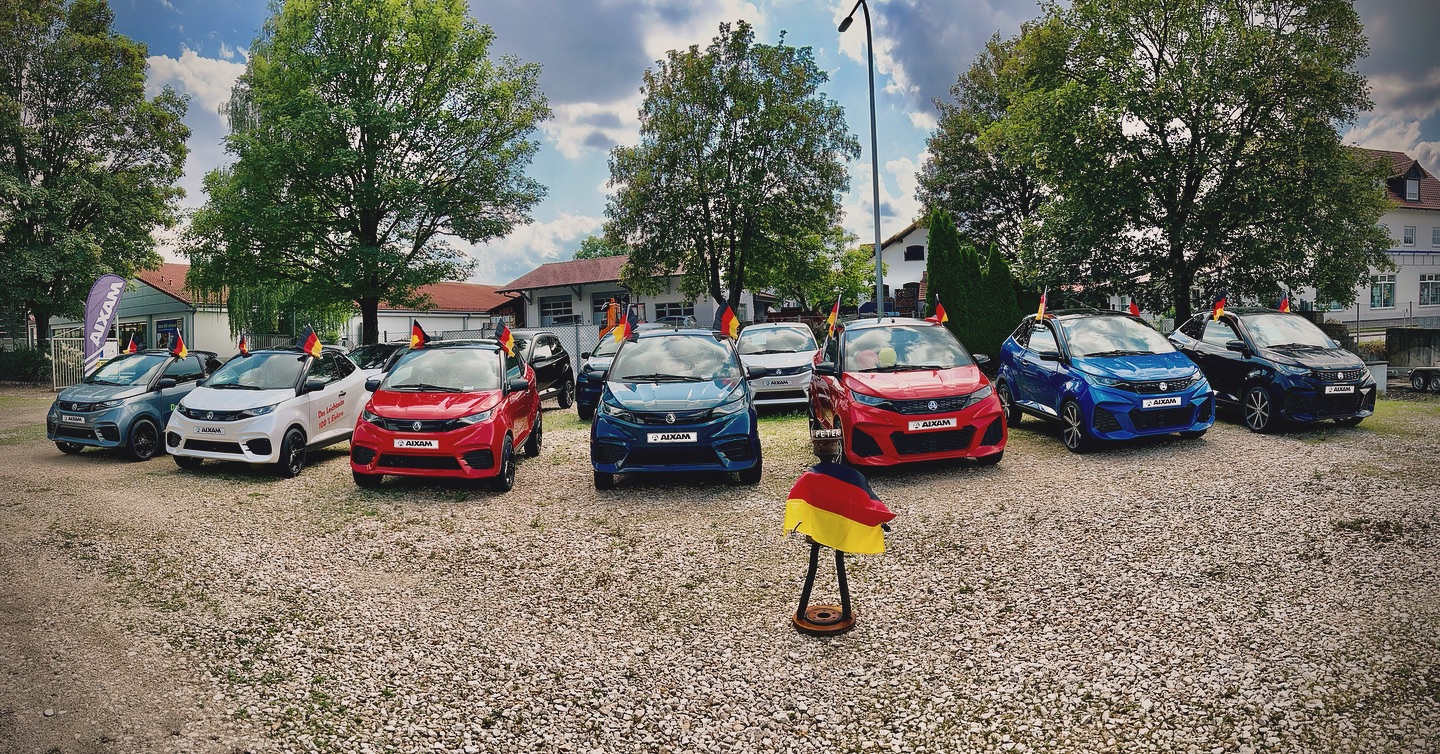 Große Sommeraktion 
Fussball-Deutschland war in den letzten Wochen wie elektrisiert.
Auf das Sommermärchen folgt unsere heiße Sommeraktion 😎.
Wir schenken Euch diesen Sommer* die 890€ Frachtkosten für die Überführung Frankreich Deutschland für alle Diesel Coupé GTi und alle elektrischen Coupé Sport 🤗. 
Also fackel nicht lange und sichere dir eine Probefahrt mit vielleicht deinem zukünftigen Aixam. 
*Die Sommeraktion gilt bis zum 15.08.2024.
#aixamdeutschland #aixambayern
#aixam #myaixam #aixamlover #aixamlovers 
#autofahrenab15 #elektro #elektrofahrzeuge 
#AB15 #ab15jahren #mobilität #dasleichtauto 
#leichtkraftfahrzeug #myfirstcar #meineigenesauto #meinerstesauto 
#führerscheinfrei #aixamfriends 
#frühling 
#generationz #cantwaittoseeyou
#city #coupé #crossover