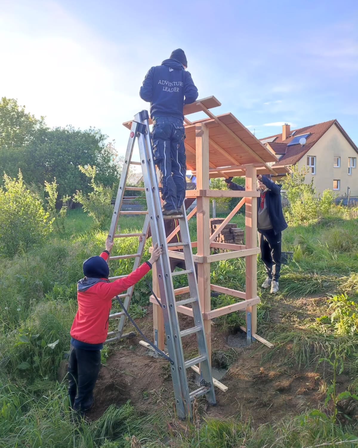 Baufortschritt: 2/3 Lebenstürme (Insektenhotel Deluxe)💪
Vielen Dank an den Besuch vom @bdkj_dv_mainz und @kjbsuedhessen 🪚🛠️⚜️ #72haktion