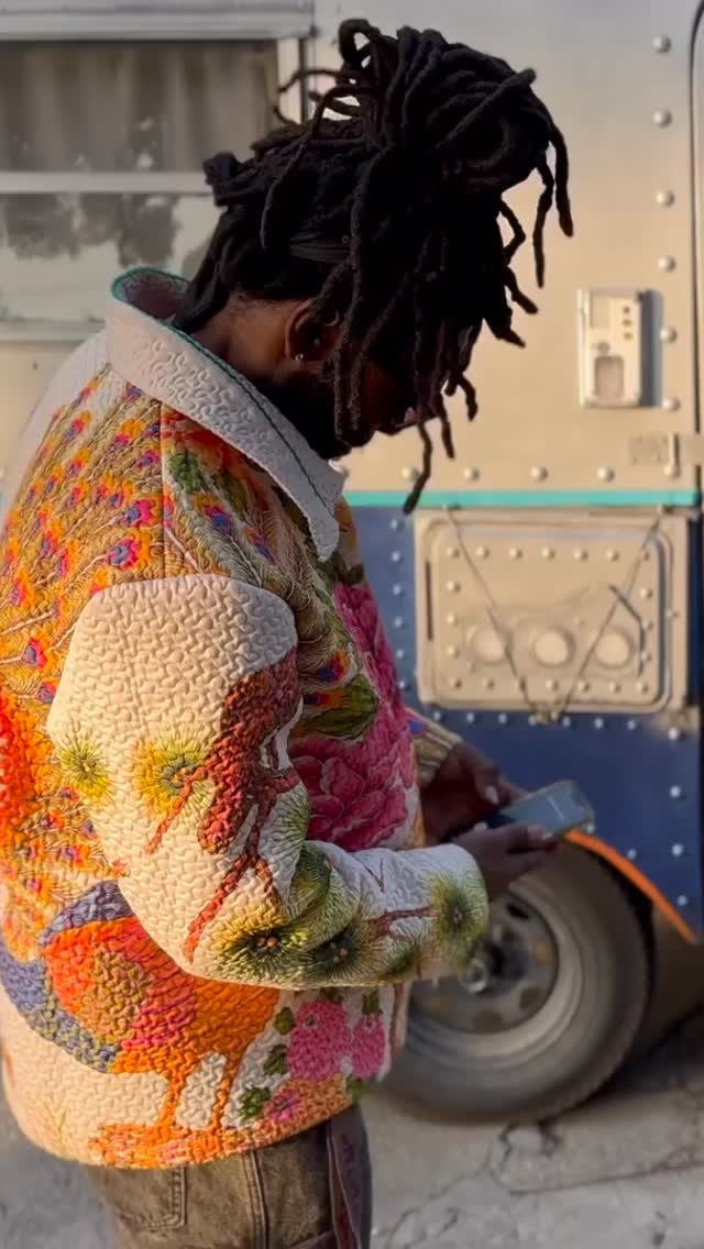 @breweryartwalk downtown Los Angeles
model @jon_que
fashion @cloudgazers.connect
video @hendriksphotoworld
#fashiondesigner #handmadefashion #upcycledfashion #upcycling