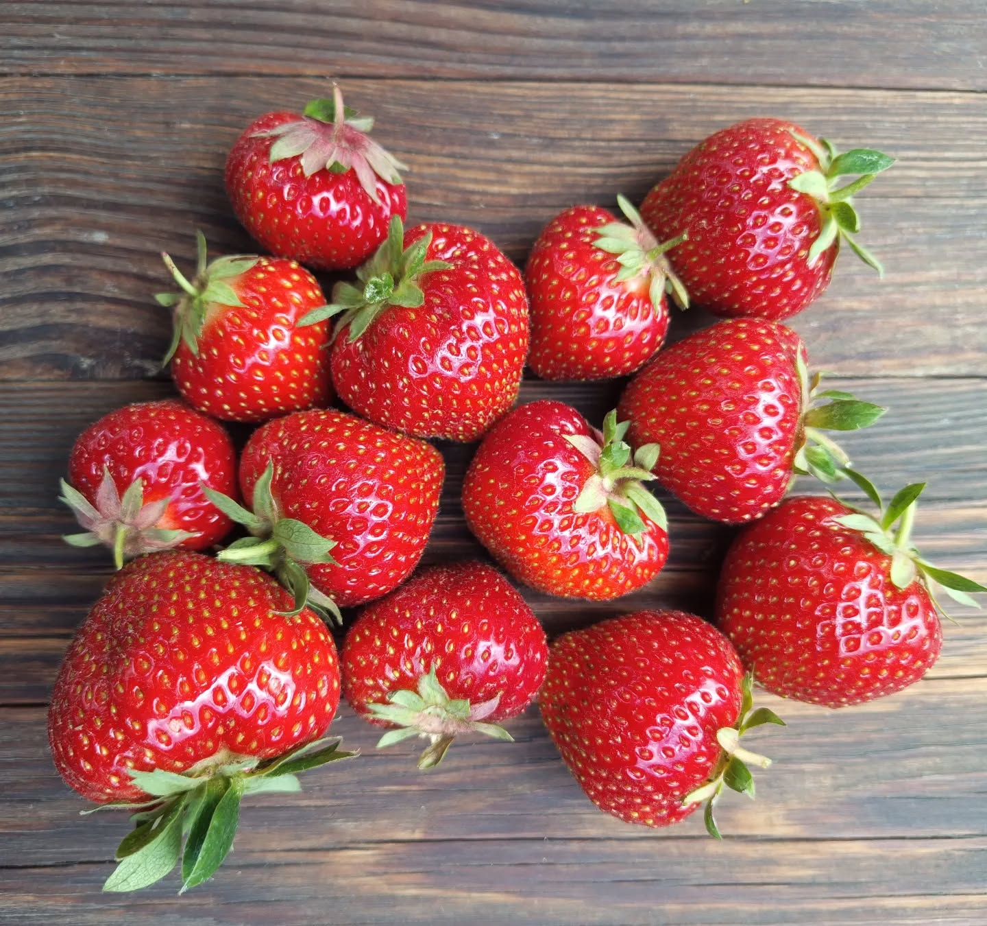 Es ist wieder Zeit für #erdbeeren 🍓 Für uns bedeutet es, dass wir den Frühling hinter uns ....