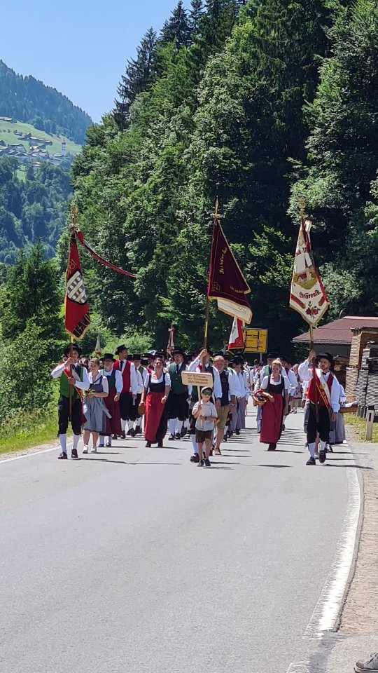 Was für ein Wochenende 😍Samstag: Marschwettbewerb ✔️Sonntag: Festumzug zu dritt mit dem ....