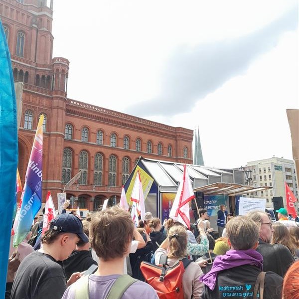 #berlinbleibtsozial 
#Berlinbessermachen
#unkürzbar 
@kaiwegner.cdu @stefanevers.cdu @canselkiziltepe @katharina.guenther_wuensch @inaczyborra_mda @franziskagiffey @cjgaebler @cdu.fraktion.berlin @cduberlin @spdfraktionberlin @spdberlin @gruenefraktionb @gruene_berlin @dielinkeberlin @regberlin @senfin_b @senasgiva_berlin @senbildjugfam @senwgpg @senkultgz @senjustv @senwienbe @senstadtberlin @seninnsportberlin @senmvkuberlin @cordeliakochb90grn @spdpankow @gruenepankow @cduinpankow @fdp_pankow @linkepankow
@kaiwegner.cdu @stefanevers.cdu @canselkiziltepe @katharina.guenther_wuensch @inaczyborra_mda @franziskagiffey @cjgaebler @cdu.fraktion.berlin @cduberlin @spdfraktionberlin @spdberlin @gruenefraktionb @gruene_berlin @dielinkeberlin @regberlin @senfin_b @senasgiva_berlin @senbildjugfam @senwgpg @senkultgz @senjustv @senwienbe @senstadtberlin @seninnsportberlin @senmvkuberlin @cordeliakochb90grn @spdpankow @gruenepankow @cduinpankow @fdp_pankow @linkepankow
@kaiwegner.cdu @stefanevers.cdu @canselkiziltepe @katharina.guenther_wuensch @inaczyborra_mda @franziskagiffey @cjgaebler @cdu.fraktion.berlin @cduberlin @spdfraktionberlin @spdberlin @gruenefraktionb @gruene_berlin @dielinkeberlin @regberlin @senfin_b @senasgiva_berlin @senbildjugfam @senwgpg @senkultgz @senjustv @senwienbe @senstadtberlin @seninnsportberlin @senmvkuberlin @cordeliakochb90grn @spdpankow @gruenepankow @cduinpankow @fdp_pankow @linkepankow