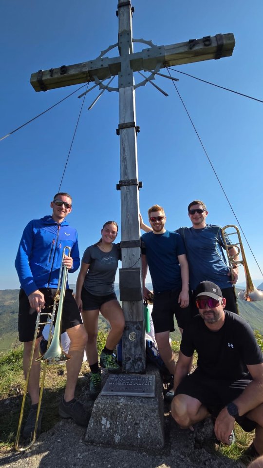 Berggipfel, Messe, Frühschoppen – 50 Jahre Kreuz auf der Löffelspitze ⛰️🎺#BlasmusikOn....