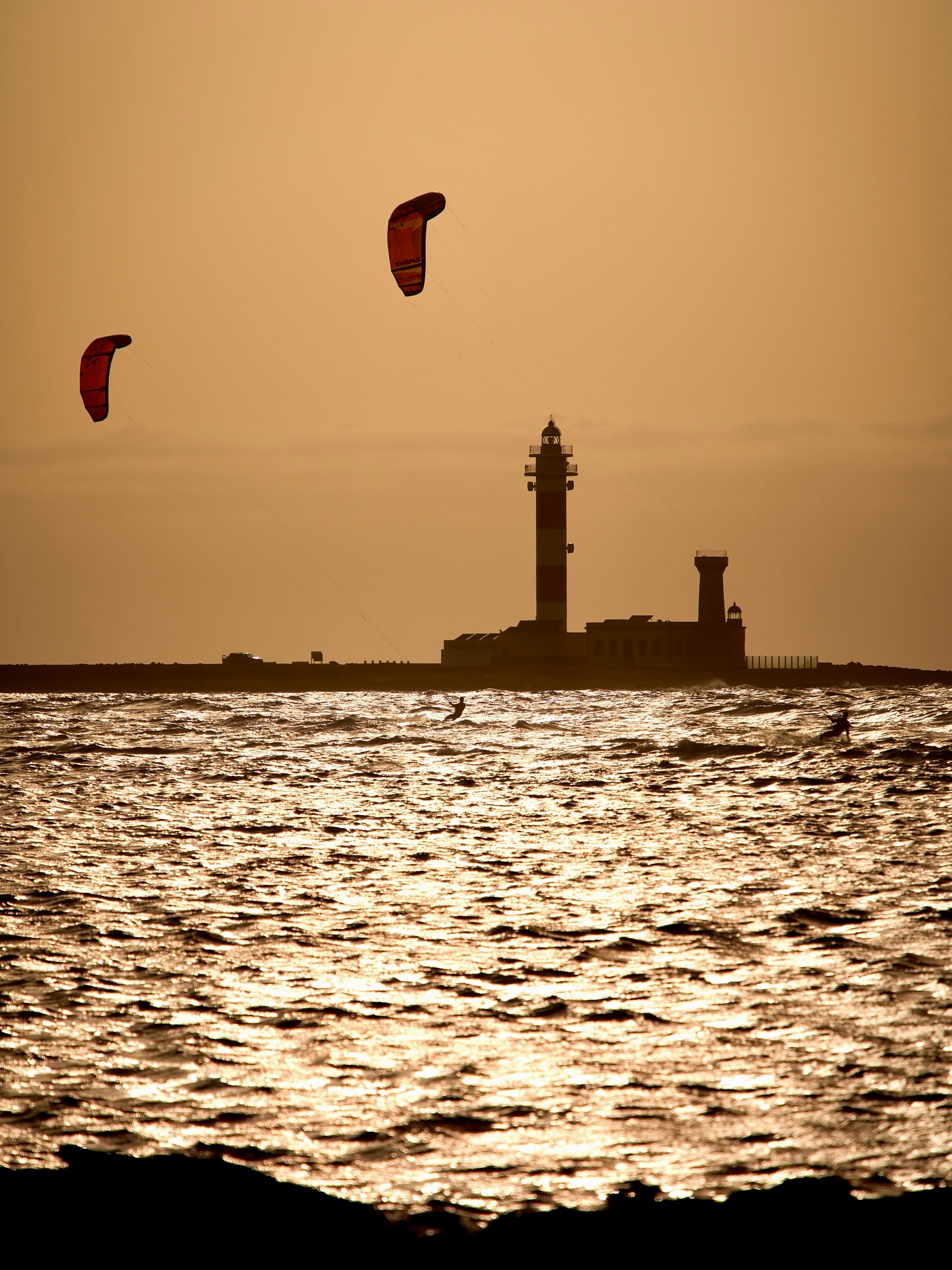 That feeling when the board lifts, the wind pulls, and everything else disappears 🏄♂️
#travel #kitesurfing #kite #travelinspo