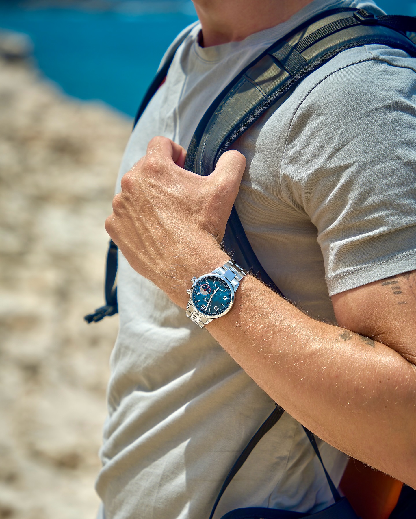 Time moves differently when you’re far from home. That’s why I rely on the new Worldtimer neomatic
by @nomos_glashuette . It’s more than a beautiful timepiece – it’s a reminder that I can stay connected to any place I’ve ever called home, wherever I am. Thanks to its clever world time function, I’m always in sync with time – no matter where the journey takes me. 🌍
#nomos #nomosglashuette #nomosworldtimer