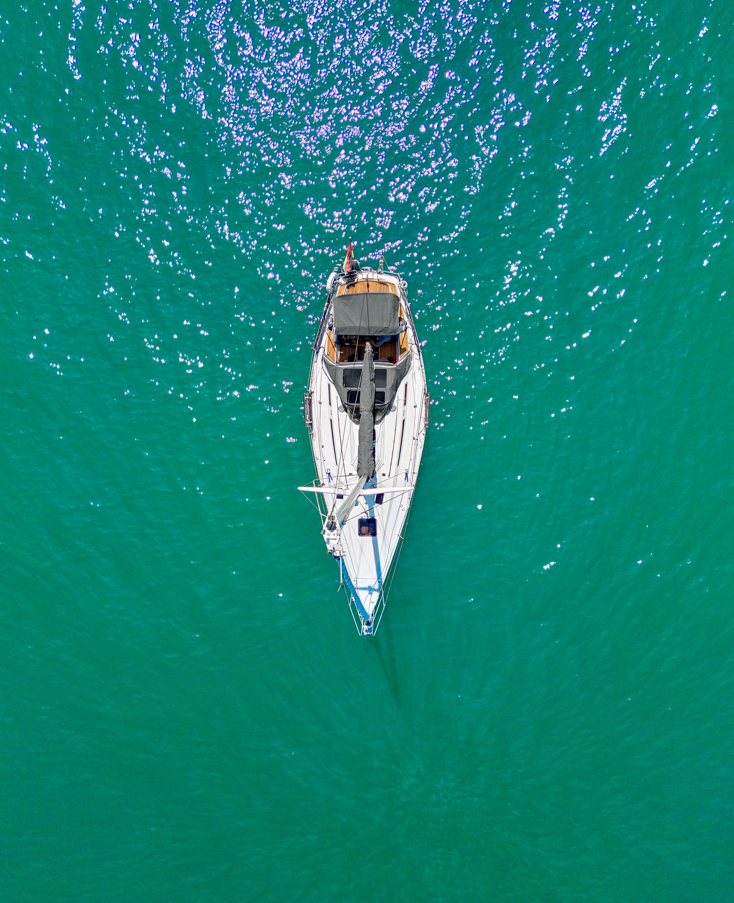 *ad | Sun, sea & endless summer vibes ☀⛵ What makes it even better? Having @fuzeteaeurope in
the new 400-ml size – super practical for traveling and adventures on the go. 🌍✨ And with its
refined peach flavor, it’s the refreshment that fits perfectly into every summer moment. 🍑💛
Whether I’m out on the water, chasing the wind, or simply slowing down – every sip feels like the taste
of summer. 🌴🍃
👉 Grab yours now and see for yourself!
#FuzeTea #MadeOfFusion