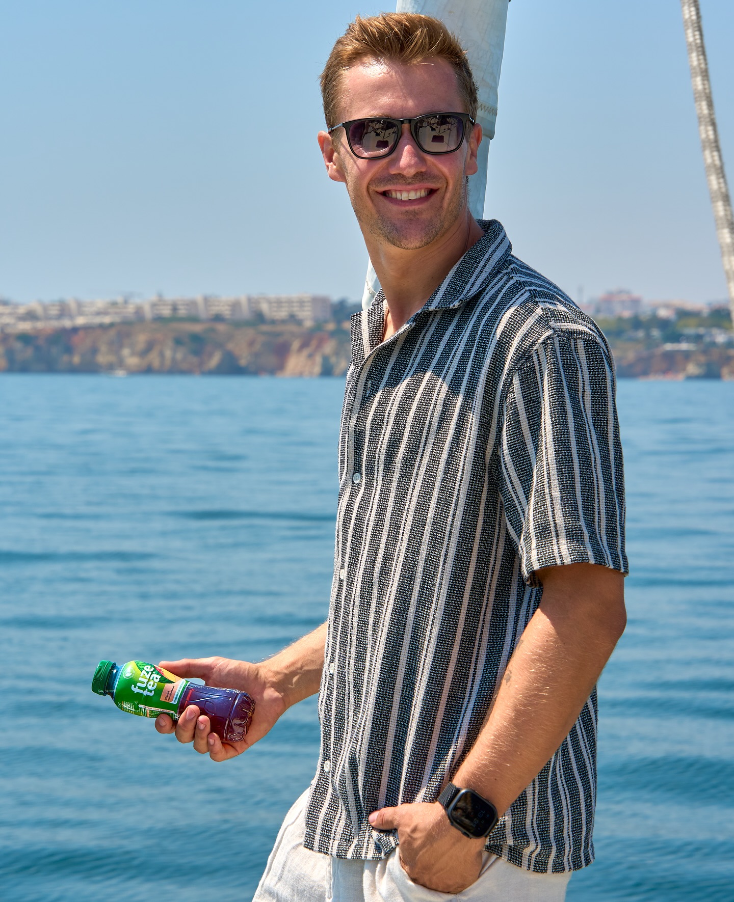 *ad | Sun, sea & endless summer vibes ☀⛵ What makes it even better? Having @fuzeteaeurope in
the new 400-ml size – super practical for traveling and adventures on the go. 🌍✨ And with its
refined peach flavor, it’s the refreshment that fits perfectly into every summer moment. 🍑💛
Whether I’m out on the water, chasing the wind, or simply slowing down – every sip feels like the taste
of summer. 🌴🍃
👉 Grab yours now and see for yourself!
#FuzeTea #MadeOfFusion