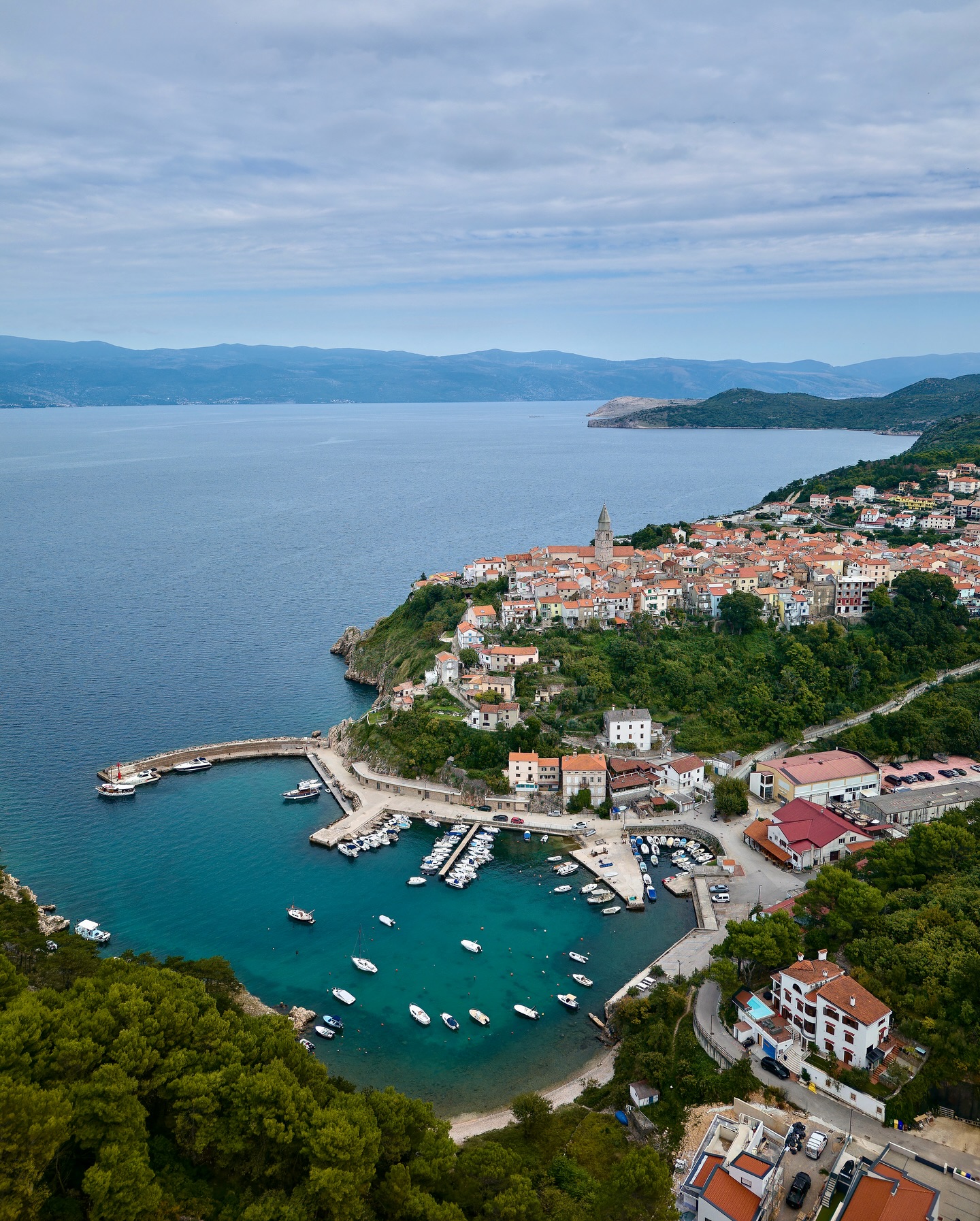 *Ad - The first-ever @volkswagen_r Experience – and I got to be part of it. 🇭🇷✨
An unforgettable journey through Krk, Croatia, where performance met pure adventure: driving the latest R models along coastal roads, discovering local vineyards, exploring the coastline on jetskis, all combined with a healthy lifestyle.
It wasn’t just about horsepower – it was about experiences in a likeminded group. 😊
From sunrise workouts to sunset dinners and endless ocean views, this trip had it all.
Big thanks to @volkswagen_r for creating something truly special – and the best part: you can join their next adventures too. 🚙💨
👉 Find out more on their page!
#BeWhoYouAre #RExperience
—
Golf R: Power consumption combined: 8.5-8.1 l/100 km; CO₂-emissions
combined: 192-183 g/km; CO₂-class G.
Touareg R eHybrid: Power consumption weighted combined: 25.6-24.6 kWh/100
km plus 2.5-2.2 l/100 km; fuel consumption (discharged battery) combined: 9.7-9.2
l/100 km ; CO₂-emissions weighted combined: 57-50 g/km ; CO₂-class weighted
combined: B; CO₂-class (discharged battery): G.