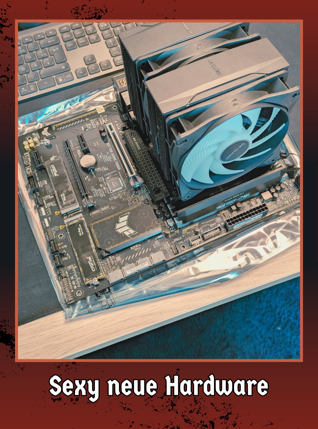 So, jetzt gibt’s endlich wieder ein paar Bilder! 🍻
Musste wegen eines Bottlenecks meine CPU aufrüsten – und um der Plattform treu zu bleiben, fiel die Wahl auf den Ryzen 7 7800X3D. Dazu gab’s 32 GB Crucial DDR5-6400 RAM und das ASUS TUF B650-PRO.
Eigentlich wollte ich das TUF B650-E, aber der Warehouse-Deal war leider defekt. Da ich aber kurz zuvor ein Video von @bastel_nerd gesehen habe, in dem gezeigt wurde, dass das PRO-Modell mit BIOS-Update ebenfalls PCIe 5.0 unterstützt, war ich umso glücklicher mit der Wahl! 😎
Schaut's mal auf dem Kanal vorbei, find den Typen supa! 💯👏
Mein aktuelles Setup:
🧠 AMD Ryzen 7 7800X3D
💾 32 GB Crucial DDR5-6400
⚡ 2× 1 TB Crucial M.2
💽 3× 1 TB SSD
🖥️ ASUS TUF B650-PRO
🎮 Sapphire Pulse 9070XT
🧱 be quiet! Gehäuse
🔌 be quiet! 750 W Netzteil
Läuft runter wie a frische Halbe Bier! 🍺
Damit sollte ich wieder locker die nächsten 3–4 Jahre Ruhe haben. 😄
#GamingPC #Ryzen7800X3D #AMDRyzen #PCBuild #PCSetup #ASUSTUF #Sapphire7900XT #bequiet #CrucialRAM #HighEndPC #GamingSetup #PCMasterRace #CustomPC #TechBuild #HardwareUpgrade #GamerDad #EchtLiveGaming #RyzenPower #AMDInside #BastelNerd #PCEnthusiast #GamingCommunity #DeutschGamer #NextGenGaming #PerformanceBuild