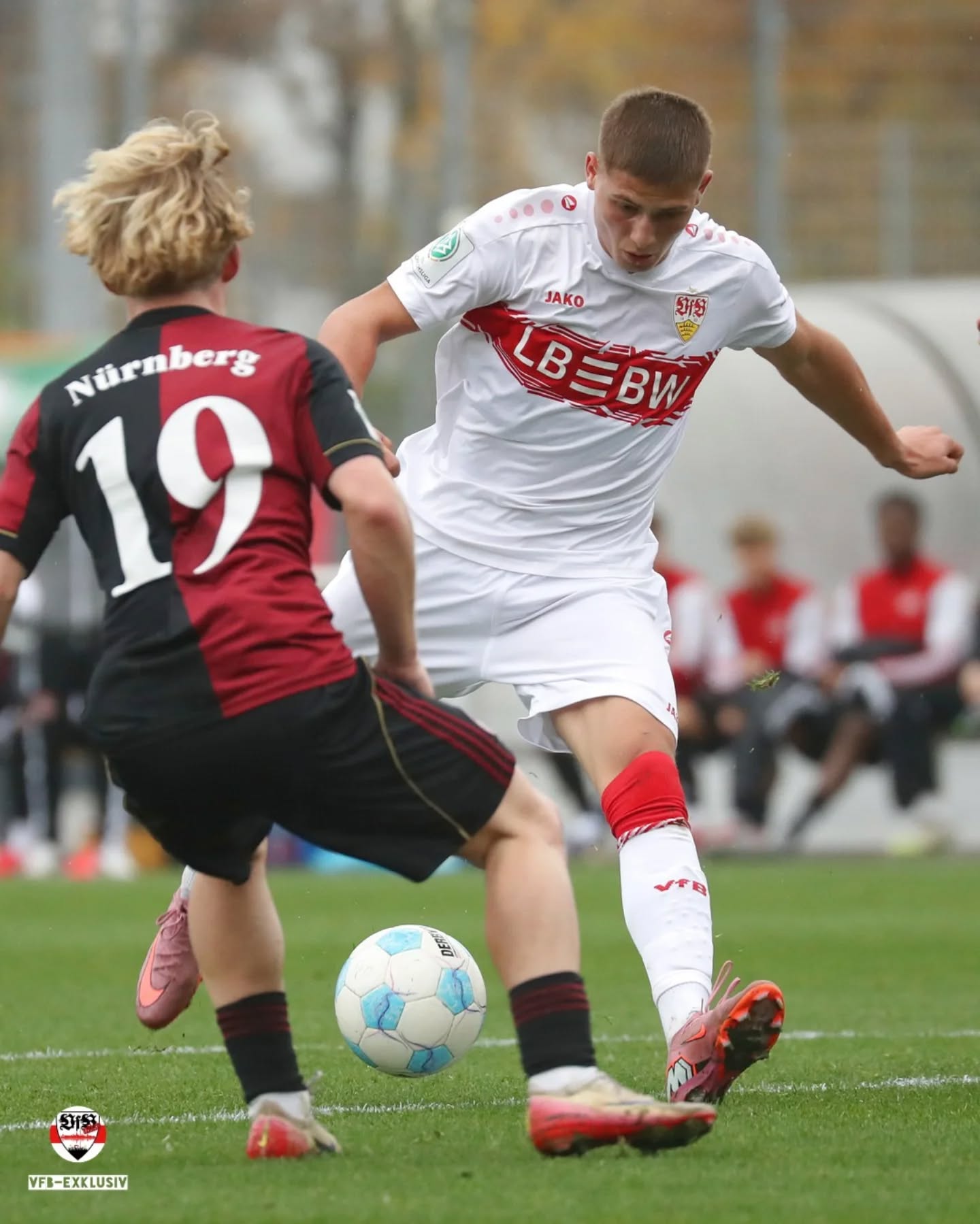 Die NLZ Teams sind ungeschlagen durch Wochenende gegangen. Die U17 gewinnt 3:1 in Unterhaching, im Heimspiel gegen Nürnberg spielt die U19 2:2 (Eindrücke vom Spiel in der Galerie) und die U21 gewinnt in Ulm mit 3:1.