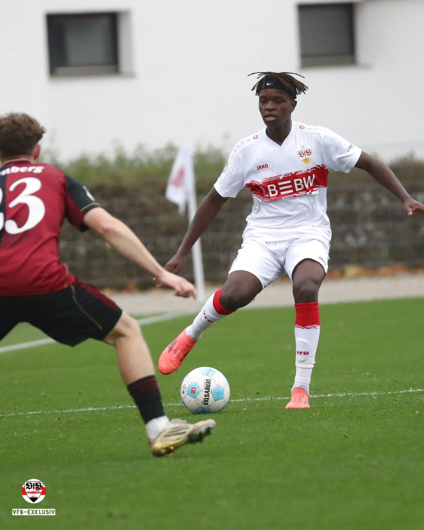 Die NLZ Teams sind ungeschlagen durch Wochenende gegangen. Die U17 gewinnt 3:1 in Unterhaching, im Heimspiel gegen Nürnberg spielt die U19 2:2 (Eindrücke vom Spiel in der Galerie) und die U21 gewinnt in Ulm mit 3:1.
