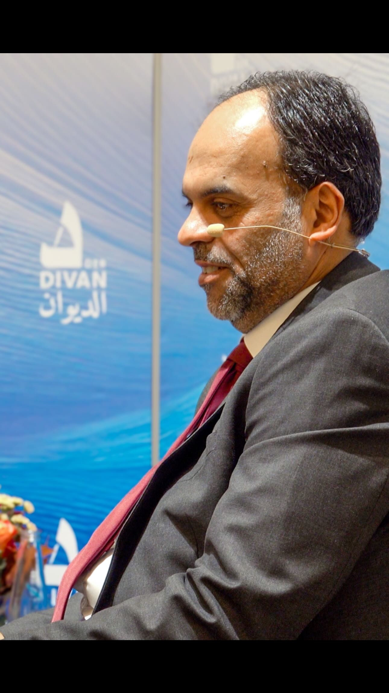 S.E. Abdullah bin Ahmed Al-Sada, Botschafter und Generalsekretär des katarischen Komitees für die Allianz der Zivilisationen, betonte bei der Veranstaltung „Brücken bauen“ die zentrale Bedeutung des kulturellen Dialogs für gegenseitiges Verständnis und globale Zusammenarbeit. 🌍 Er hob hervor, dass Katar sich seit Jahren für den Dialog zwischen Zivilisationen engagiert und den Austausch zwischen Völkern und Kulturen aktiv fördert. 🤝 Das Event im @arabicdivan stand ganz im Zeichen dieser gemeinsamen Werte von Frieden, Respekt und Toleranz.
___
أكد سعادة السفير عبد الله بن أحمد السادة، الأمين العام للجنة القطرية لتحالف الحضارات، خلال فعالية „بناء الجسور“ على الأهمية المحورية للحوار الثقافي في تعزيز التفاهم المتبادل والتعاون العالمي. 🌍 وأشار إلى أن دولة قطر تواصل التزامها الراسخ بدعم الحوار بين الحضارات وتشجيع التبادل بين الشعوب والثقافات. 🤝 جاءت الفعالية في @arabicdivan تجسيدًا لقيم السلام والاحترام والتسامح التي تجمعنا.
#divan #kulturhaus #berlin #arabischekultur #derdivan #arabischeskulturhaus #berlinevents #divanberlin S.E. Abdullah bin Ahmed Al-Sada, Botschafter und Generalsekretär des katarischen Komitees für die Allianz der Zivilisationen, betonte bei der Veranstaltung „Brücken bauen“ die zentrale Bedeutung des kulturellen Dialogs für gegenseitiges Verständnis und globale Zusammenarbeit. 🌍 Er hob hervor, dass Katar sich seit Jahren für den Dialog zwischen Zivilisationen engagiert und den Austausch zwischen Völkern und Kulturen aktiv fördert. 🤝 Das Event im @arabicdivan stand ganz im Zeichen dieser gemeinsamen Werte von Frieden, Respekt und Toleranz.
___
أكد سعادة السفير عبد الله بن أحمد السادة، الأمين العام للجنة القطرية لتحالف الحضارات، خلال فعالية „بناء الجسور“ على الأهمية المحورية للحوار الثقافي في تعزيز التفاهم المتبادل والتعاون العالمي. 🌍 وأشار إلى أن دولة قطر تواصل التزامها الراسخ بدعم الحوار بين الحضارات وتشجيع التبادل بين الشعوب والثقافات. 🤝 جاءت الفعالية في @arabicdivan تجسيدًا لقيم السلام والاحترام والتسامح التي تجمعنا.
#divan #kulturhaus #berlin #arabischekultur #derdivan #arabischeskulturhaus #berlinevents #divanberlin