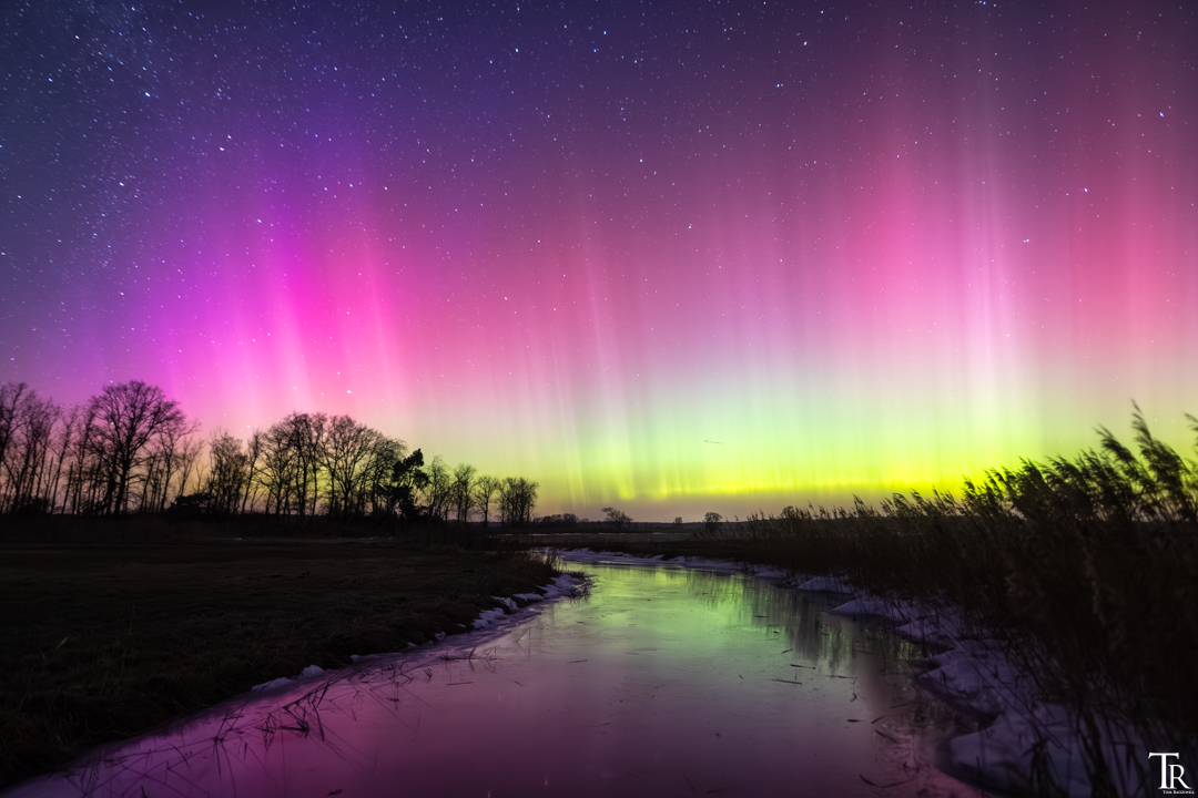 Was für tolle Polarlichter konnten wir an den beiden Abenden des 19. und 20. Januar bestaunen. Auch mit etwas mehr Zeitabstand fühlt es sich irgendwie immer noch unreal an, vielleicht auch gerade deswegen... 😉 #aurora #polarlicht #polarlichterdeutschland #sternenparkwesthavelland #sternenpark #astro_photography #havellandsehnsucht #nightphotography #nightsky #nightscapes #auroraborealis #northernlights #northernlightsphotos #darksky #astrophotography #milkywaychasers #mein_brandenburg #canon_photos #starrysky @havellandsehnsucht
@visitbrandenburg