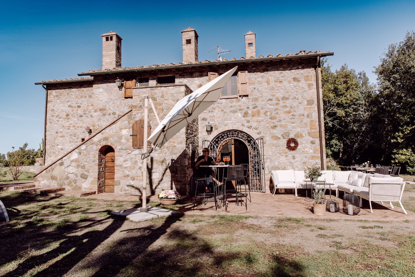 Ciao, bellissimo Poggio Guido 🌱☀️
#Oillers #OlivenölGenuss #ExklusivesOlivenöl #FeinsterGeschmack #ToskanaLiebe #MadeInItaly #ItalienischerGenuss #ToskanaMomente #MediterranesLebensgefühl #GenussMitHerz #Sonnengeküsst #GeschmackDerSeele #FoodLovers #MediterraneKüche #NatürlichGenießen #AuthentischerGeschmack #PureQualität #GoldDerToskana
