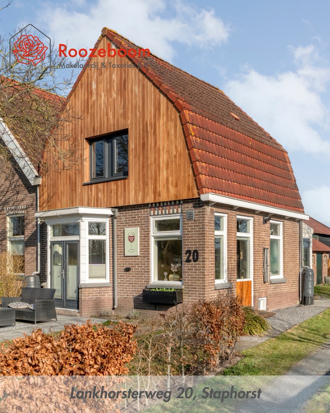 NU ONLINE!🔥 Lankhorsterweg 20, Staphorst
🌟 Hier is het eigenlijk heel simpel: komen kijken, verliefd worden en verhuizen.
🏡 De woning is instapklaar en helemaal sfeervol afgewerkt. Binnen vind je onder andere een lichte woonkamer met erker en openslaande deuren, een moderne keuken (2020) en twee fijne slaapkamers.
🌳 Buiten geniet je van een heerlijk terras onder de walnotenboom met een prachtig vrij uitzicht over de landerijen. En dat allemaal op korte afstand van Meppel, De Wijk en Zwolle🚗
📲 Nieuwsgierig? Bekijk nu de volledige woningpresentatie en plan je bezichtiging!
#nieuwinverkoop #landelijkwonen #meppel #buitenleven #instapklaar