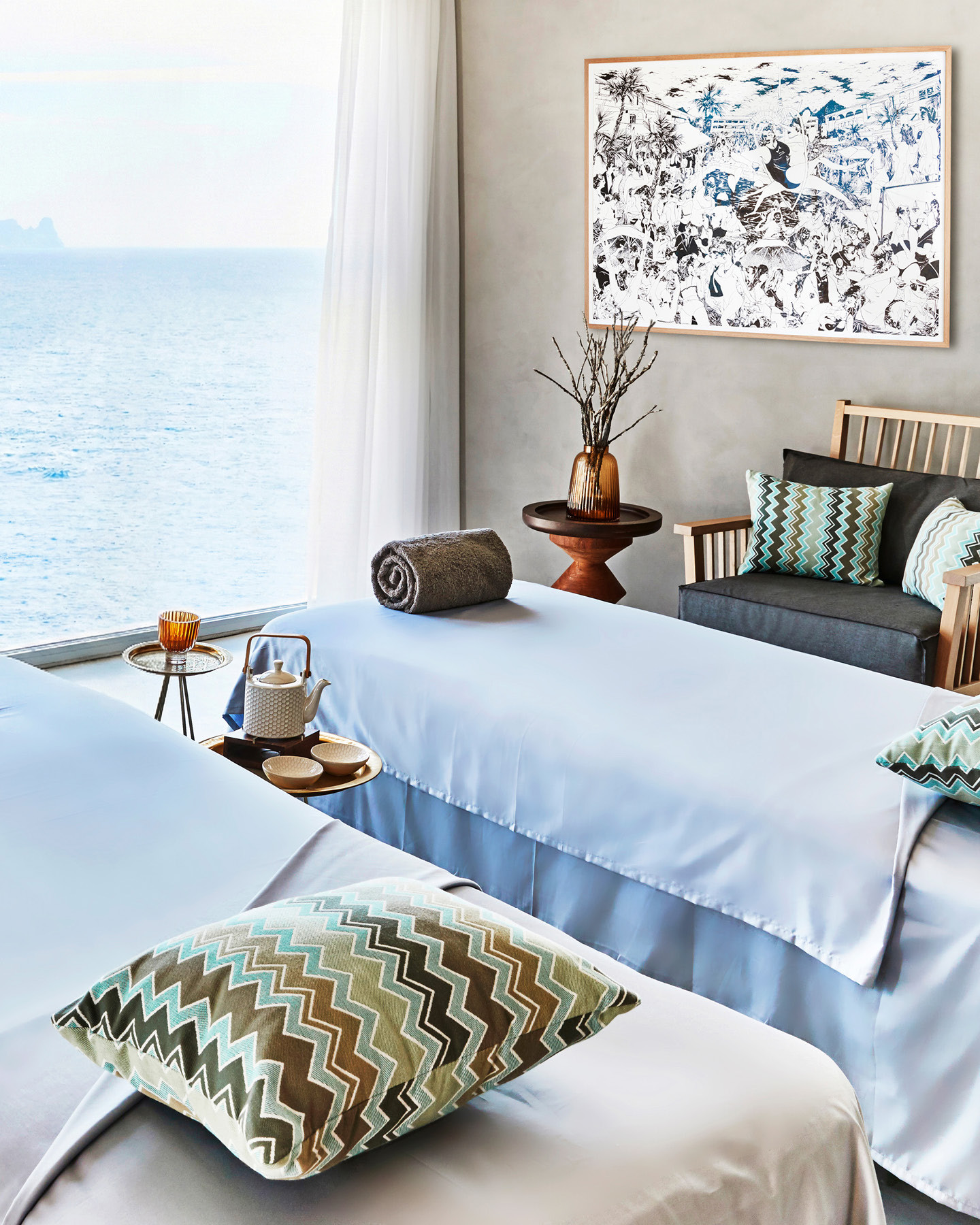 7 PINES RESORT IBIZA
Destination by Hyatt
Sun-kissed and washed by sea air, the luxury resort offers relaxed luxury and an idyllic retreat with Ibizan spirit.
Design by Kitzig Interior Design
@7pinesibiza
#kitzigdesignstudios #kitziginteriordesign #kitzigidentities #hospitalityconsulting #hospitalityinvest #hospitalitydevelopment #ibza