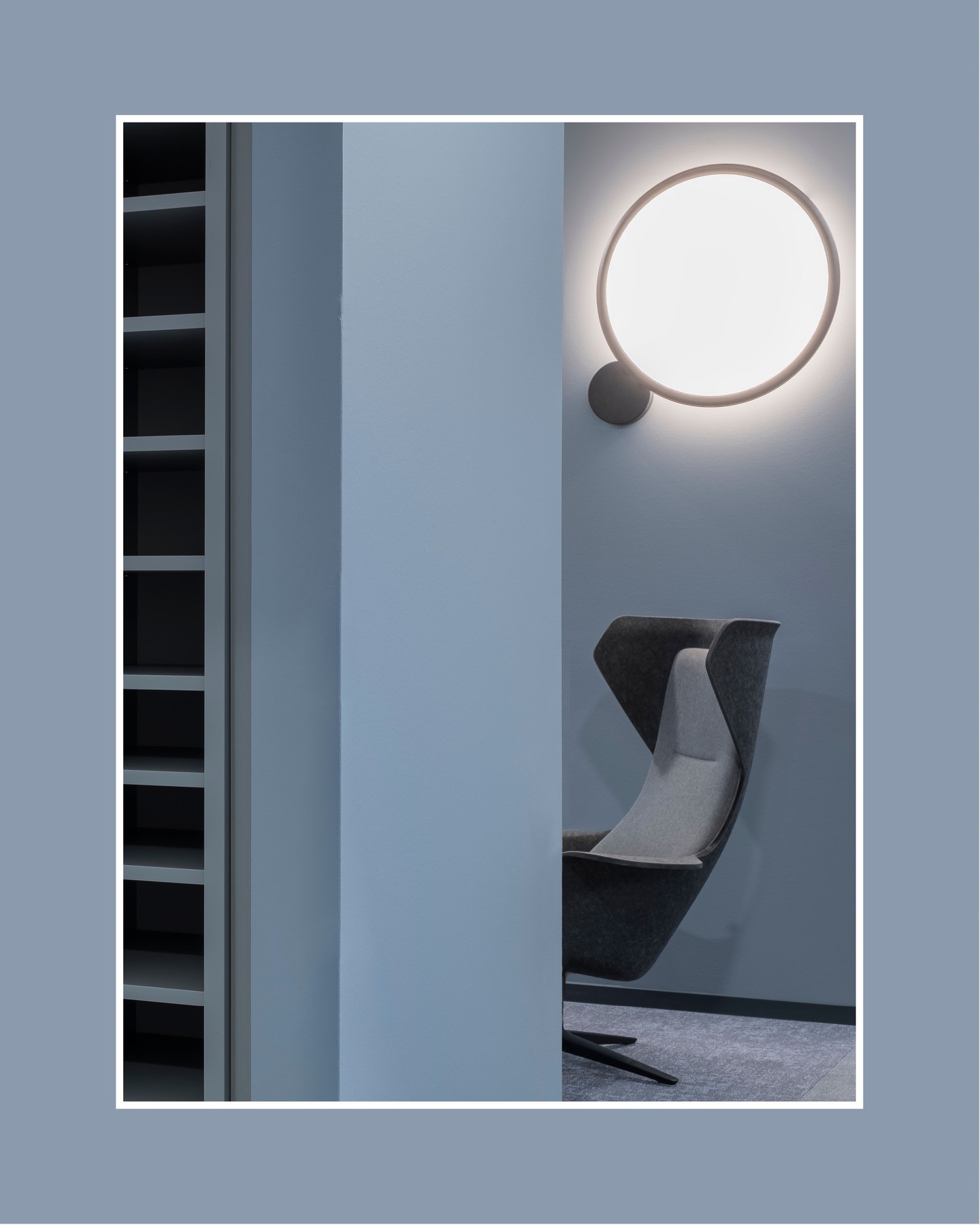 ECCLESIA HEADQUARTERS
The Ecclesia Group‘s main location in Detmold, providing space for 280 workplaces on five floors as well as a modern three-storey conference and innovation centre.
Ecclesia Versicherungsdienst
Detmold, Germany
Photos: @marvinschwienheer
#kitzigdesignstudios #kitziginteriordesign #officedesign #coworking #officeinterior #modernworkspace #workplace #workingspace #headquarters #detmold