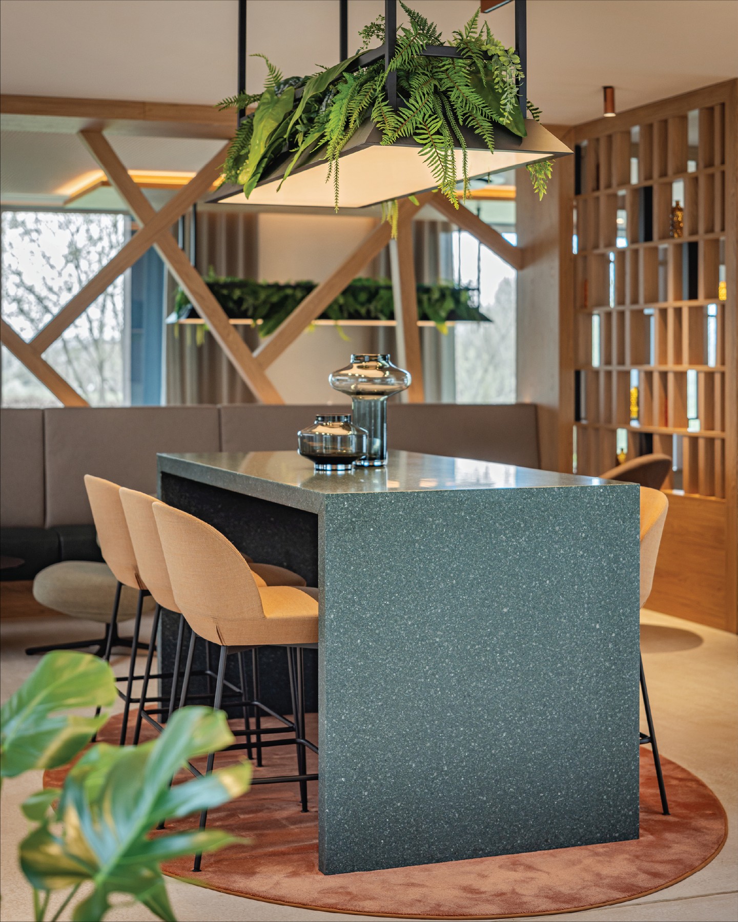 Deimel Steuerberatergesellschaft Bistro, Lippstadt. Work, differently.
Every office needs a place to breathe. We designed this bistro as the beating heart of a tax consultancy, a space where colleagues step away from the desk, share a meal, and simply enjoy being together. With a dedicated cook on site, lunch becomes the best part of the day.
#KitzigDesignStudios #OfficeDesign #BistroConcept #WorkplaceDesign #InteriorDesign #DesignBeyondBoundaries #BusinessInteriors #Lippstadt #HospitalityDesign #WorkplaceWellbeing