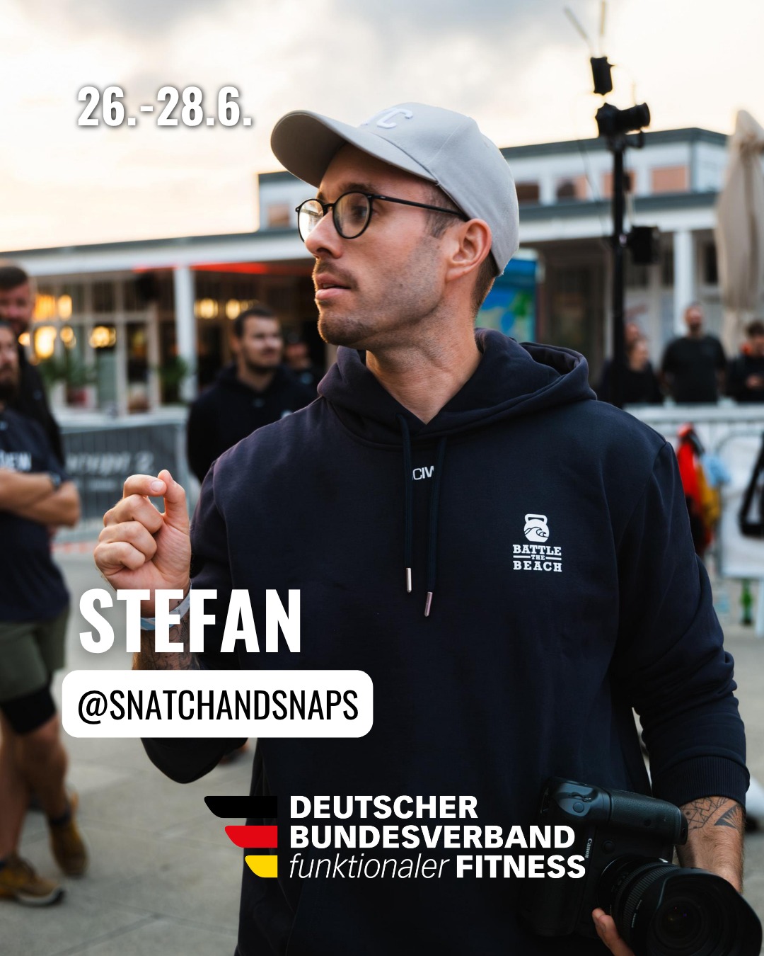 🎥 Das Content Team der DM 2026
Die Deutsche Meisterschaft lebt nicht nur auf dem Competition Floor, sondern auch auf euren Screens. Dafür sorgt unser Content Team, das die DM 2026 visuell und inhaltlich begleitet.
Von intensiven Workouts über Emotionen nach dem Finish bis hin zu den Momenten dazwischen, hier wird alles festgehalten, was dieses Event ausmacht.
Unsere Fotograf:innen und Videograf:innen freuen sich auch, wenn ihr individuelle Pakete bei ihnen buchen wollt. Schreibt ihnen einfach eine DM!
Freut euch auf Content direkt aus Düsseldorf, nah dran, schnell und unverfälscht.
📍 DM 2026 im Alma Sports Club Düsseldorf
Wir sehen uns auf dem Floor und im Feed.
#dbvff #dm2026 #contentteam #functionalfitness #behindthescenes #roadtodm