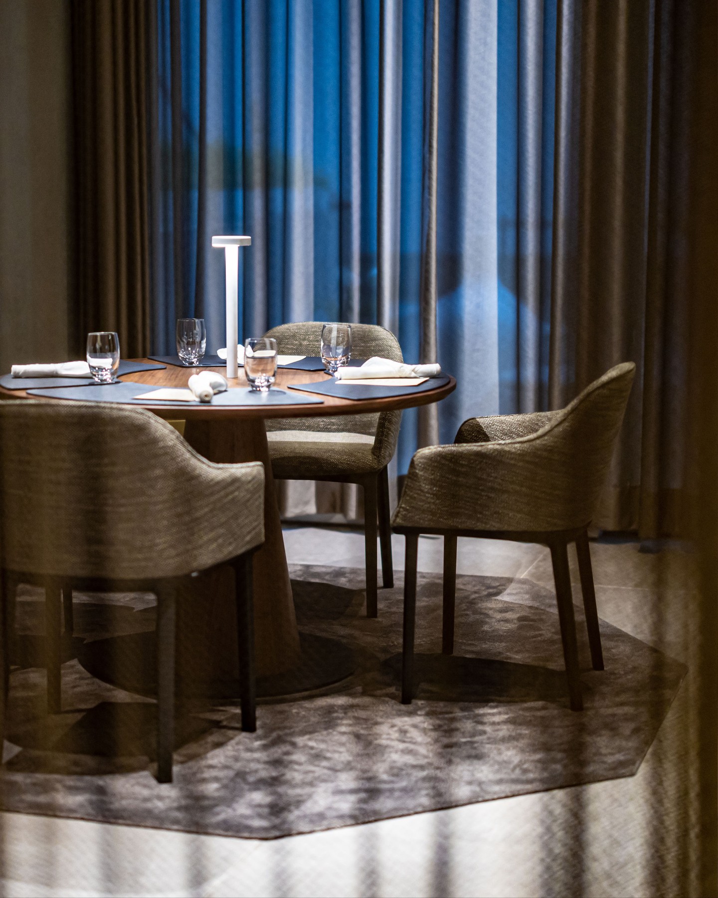 La Vie by Thomas Bühner: A restaurant for beautiful moments and unforgettable memories.
@laviebythomasbuehner
@thomasbuehner
@bestbythomasbuehner
Photo Credit: Tai Chen, Taiwan
La Vie
Taipei, Taiwan
#kitzigdesignstudios #kitziginteriordesign #restaurantdesign #finediningrestaurant #taiwan