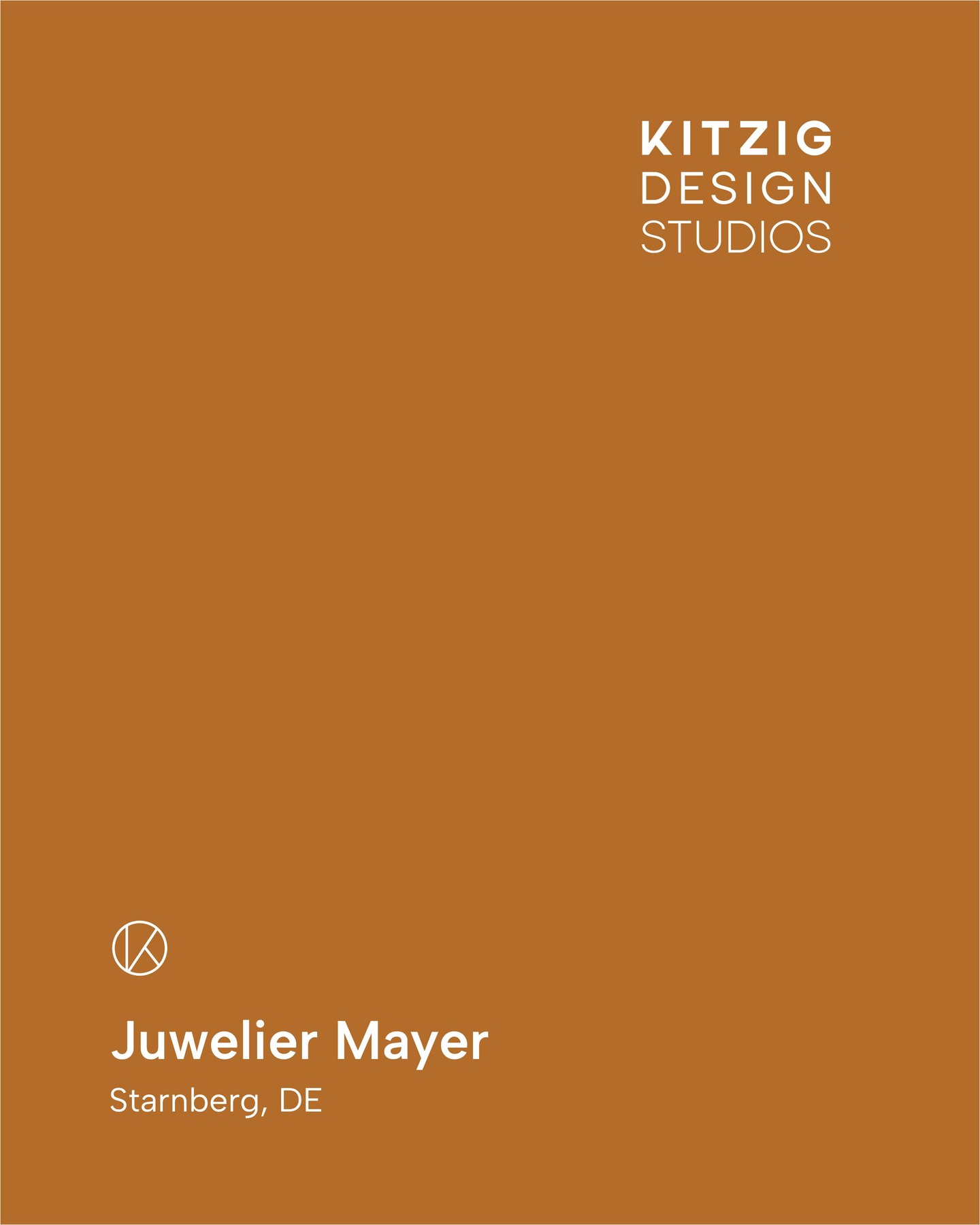 Juwelier Mayer Starnberg
The interior concept for the jewelry store at Lake Starnberg combines luxurious elegance with a warm, residential atmosphere. Inspired by the natural surroundings and color palette of the lake.
Photography: Gabriel Büchelmeier
#KitzigDesignStudio #KitzigIdentities #Juwelier 