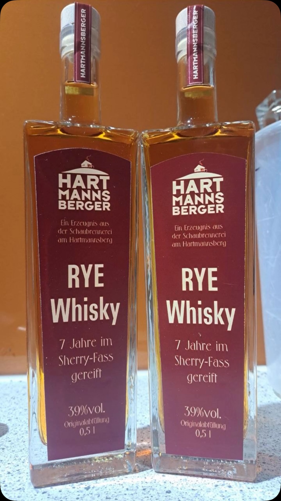 Frisch abgefüllt! #ryewhiskey #flasche #hartmannsberger #schaubrennerei