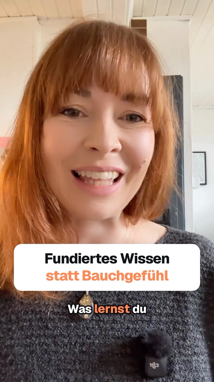Fundiertes Wissen statt Bauchgefühl, das ist unser Anspruch an die Ausbildung zum Ernährungsberater für Hunde 💪.
Entwickelt von Tierärztinnen, nach aktuellen wissenschaftlichen Leitlinien 👩🎓
Du startest bei den Grundlagen (Anatomie, Physiologie, Futtermittelkunde …) und arbeitest dich bis zur echten Kundenberatung vor. Darüber hinaus lernst du auch, wie du Hunden mit Krankheiten, wie Allergien oder Nierenerkrankungen individuell und fundiert begleitest.
Zusätzlich bleibt es nie bei reiner Theorie. Mit unserem Futterrechner erstellst du direkt bedarfsdeckende Rationspläne. In Live-Calls besprechen wir gemeinsam echte Fallbeispiele. Und im internen Forum bekommst du auf jede individuelle Frage eine tierärztlich fundierte Antwort

Das Ergebnis: Du kannst danach nicht nur für deinen eigenen Hund beurteilen, was wirklich in den Napf gehört, sondern auch andere Hundehalter kompetent beraten.
Die Anmeldung ist ab jetzt offen, allerdings nur bis zu 23.10.2026, 24 Uhr.
Die nächste Möglichkeit gibt’s erst wieder im April 2027.
➡️➡️ Kommentiere Ausbildung und ich schicke dir unverbindlich alle wichtigen Infos zu.
#hundeernährung #hundeernährungsberater #tierheilpraktiker #hundetrainer #hundephysiotherapie